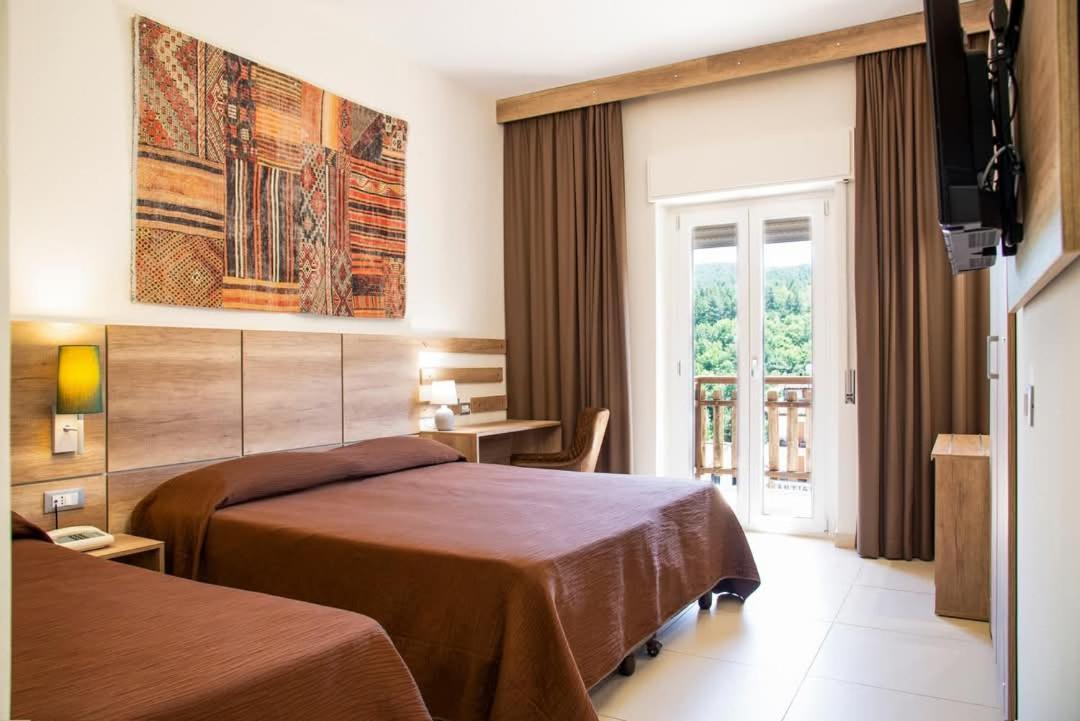 Hotel Meranda Камильятелло-Силано Экстерьер фото